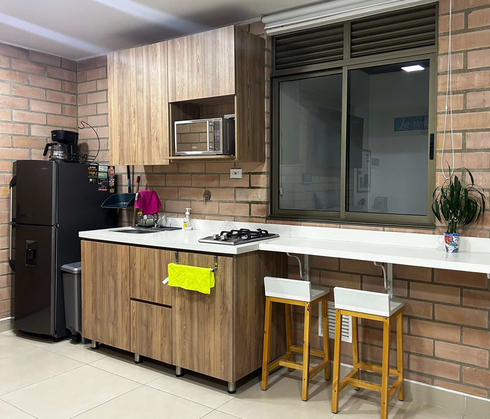 Fully Furnished Studio Loft with Private Patio – Karmele Building - Photo 2