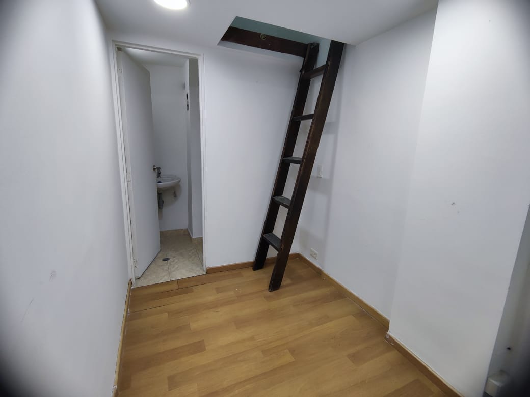 Compact Office Space Near Parque Poblado – DOMO Building - Photo 3
