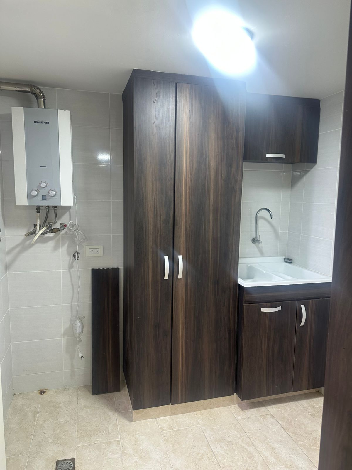 3-Bedroom Apartment in Torre Los Cerros — Steps from Mall InterPlaza - Photo 2