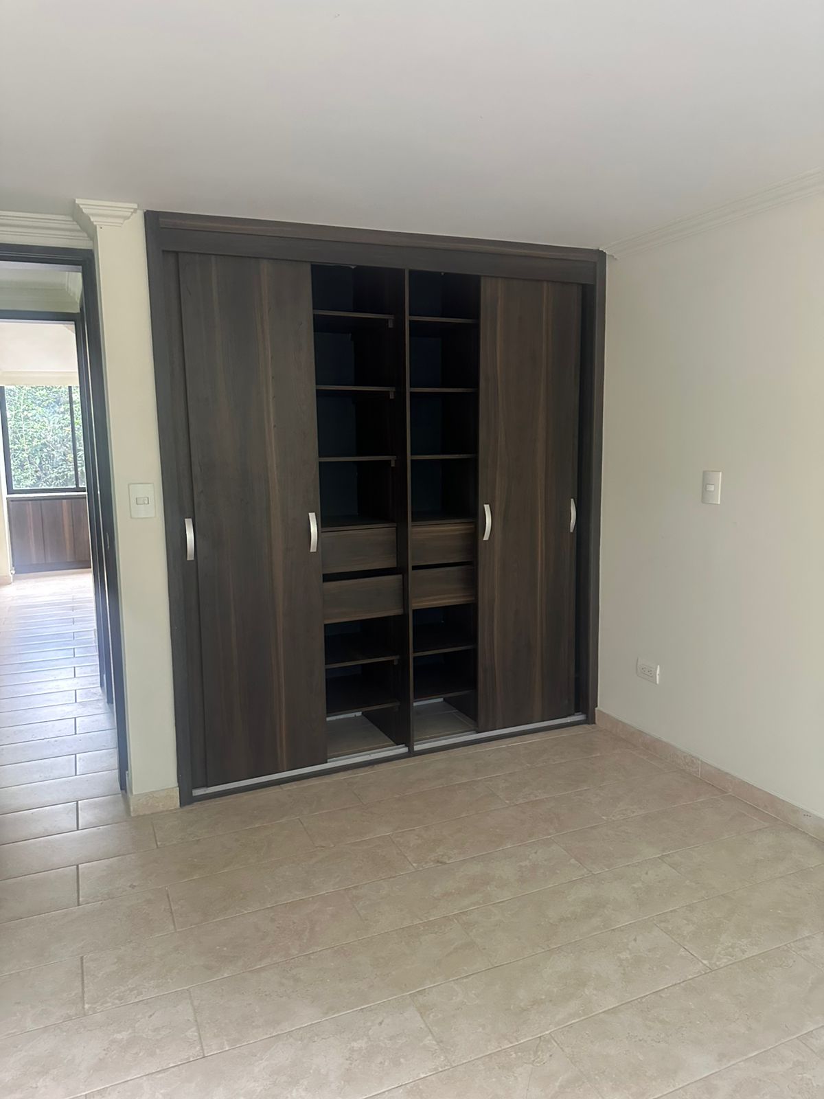 3-Bedroom Apartment in Torre Los Cerros — Steps from Mall InterPlaza - Photo 3
