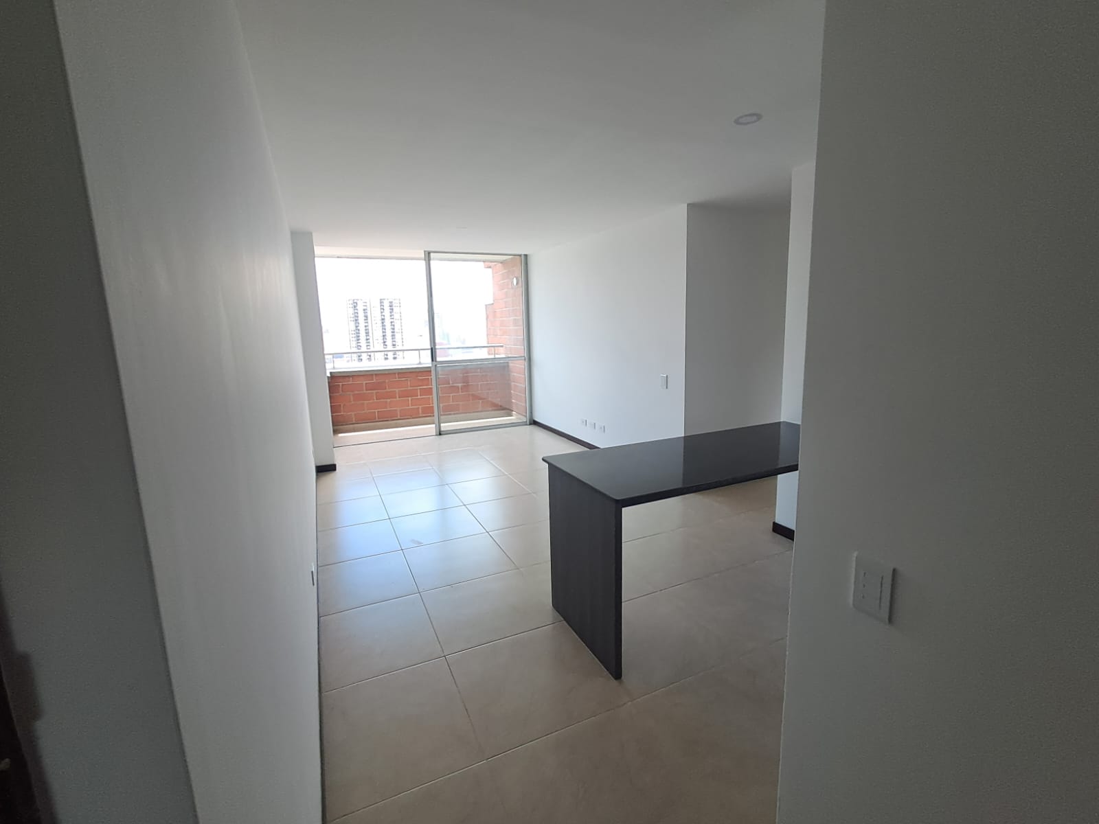 Modern High-Rise Apartment in Sabaneta – 3 Bedrooms, City Views & Full Amenities, Balcones de la Holanda - Photo 3