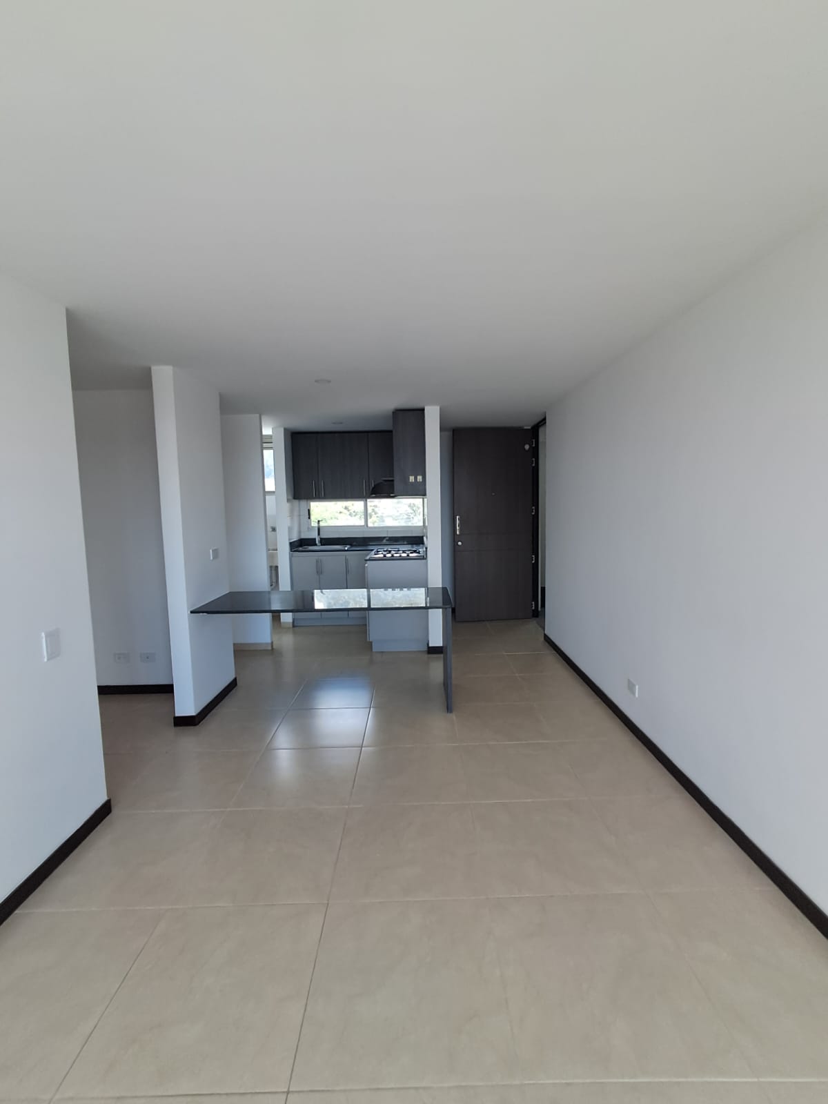 Modern High-Rise Apartment in Sabaneta – 3 Bedrooms, City Views & Full Amenities, Balcones de la Holanda - Photo 4