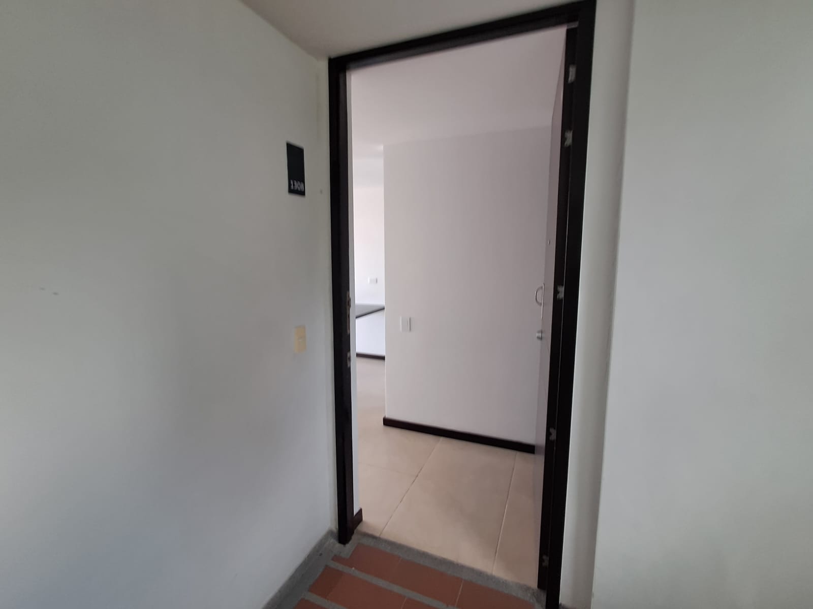 Modern High-Rise Apartment in Sabaneta – 3 Bedrooms, City Views & Full Amenities, Balcones de la Holanda - Photo 5