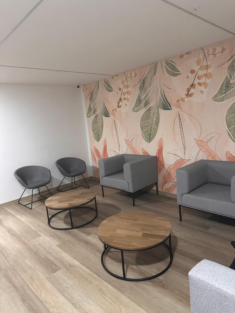 Furnished office for rent in Laureles Los Colores - Photo 5