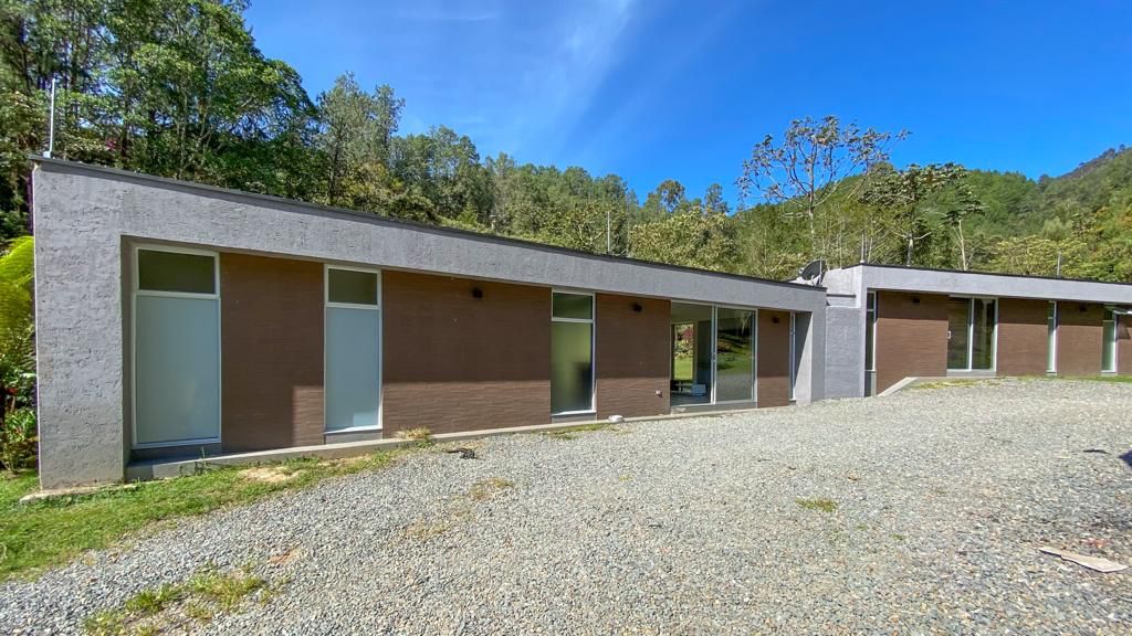 House in Fizebad, El Retiro - Photo 3