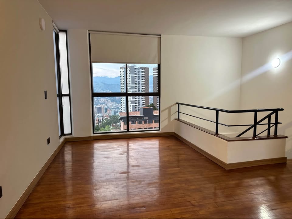 Apartaestudio Duplex sin amoblar - Photo 2