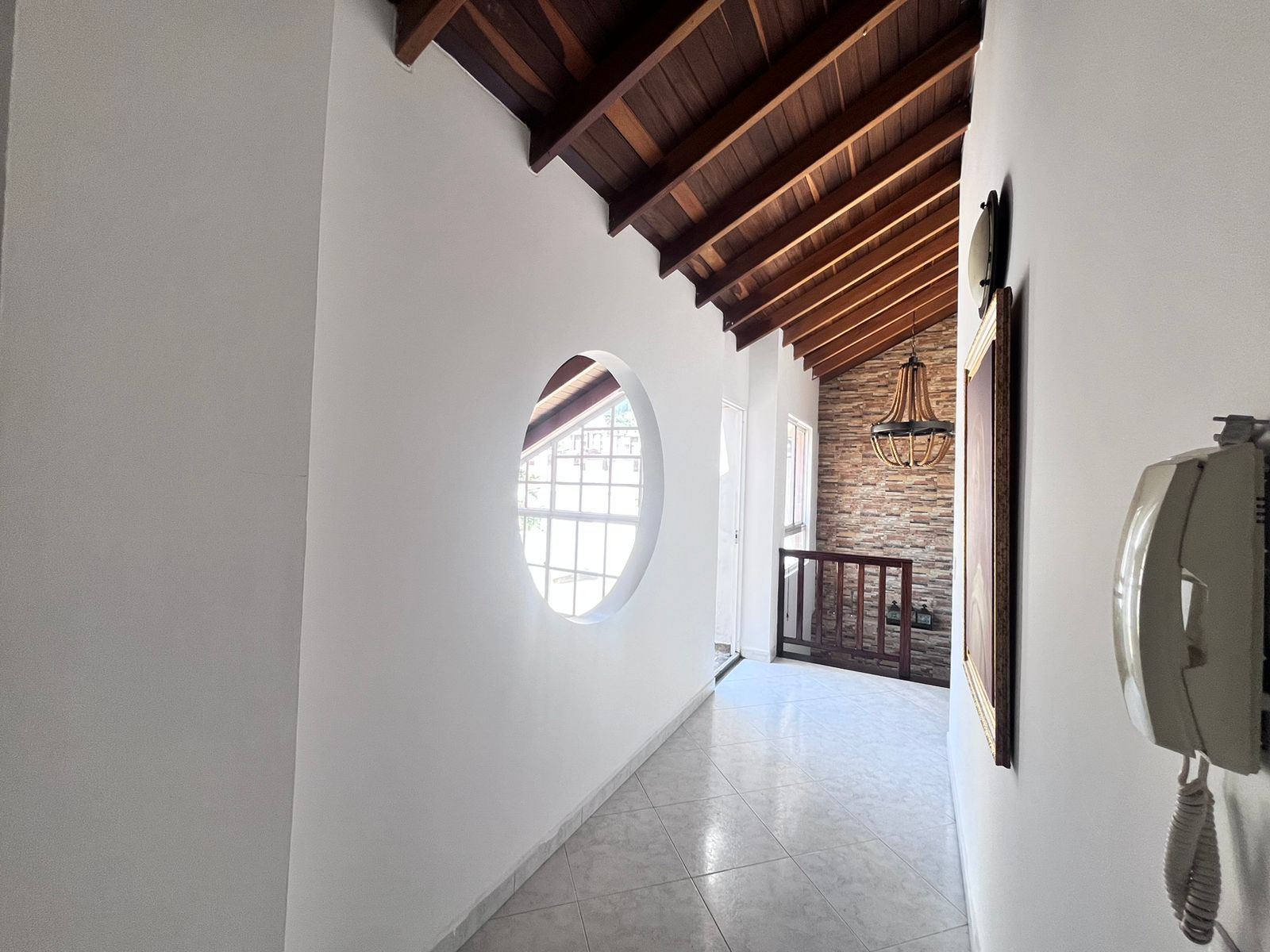 Duplex Apartment with Rooftop Terrace & Mountain Views – Envigado - Photo 4